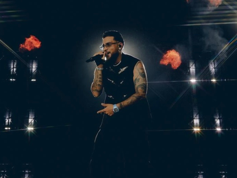 KARAN AUJLA IN CUSTOM GAURAV GUPTA MAN