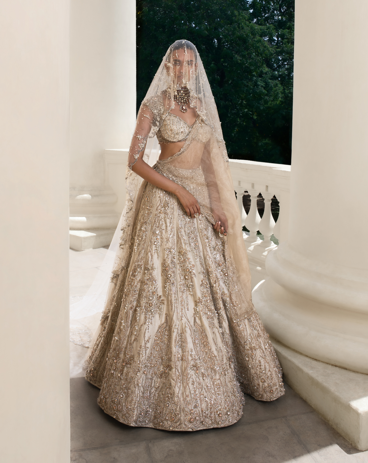 Svarnakaari Lehenga