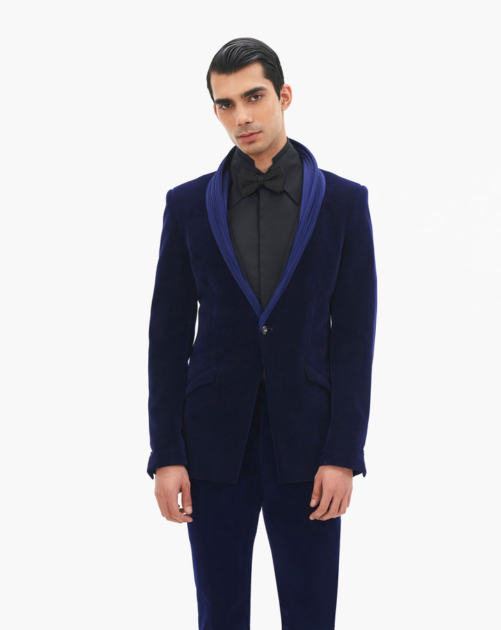 Sculpted Contour Tuxedo