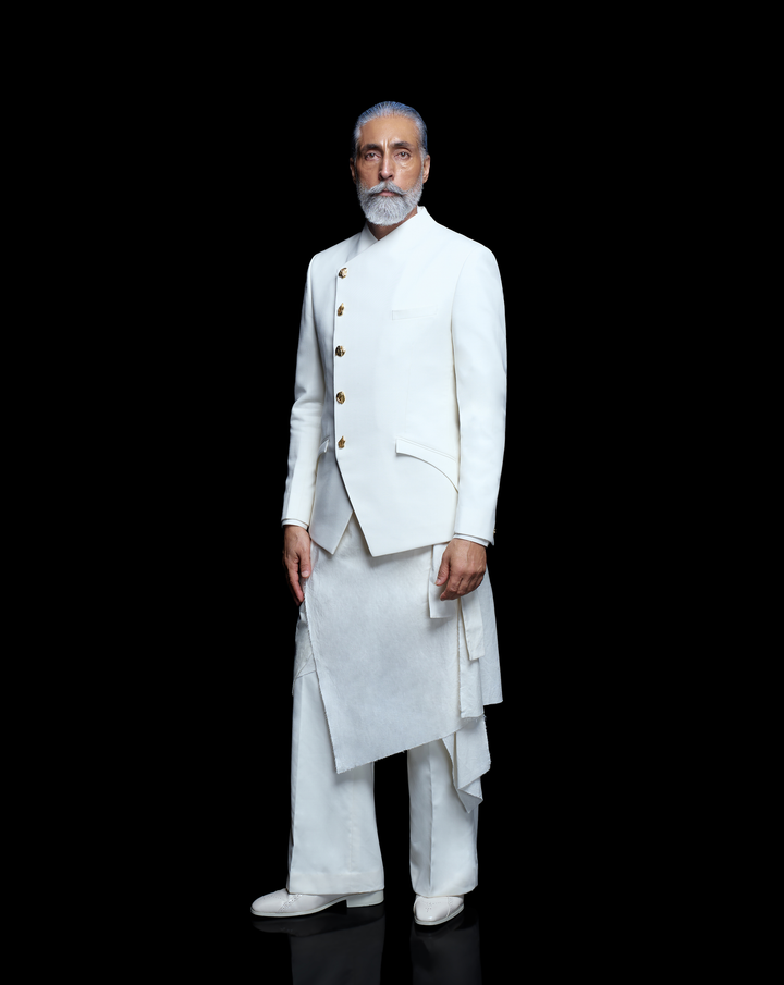 The Asymmetric Winged Bandhgala